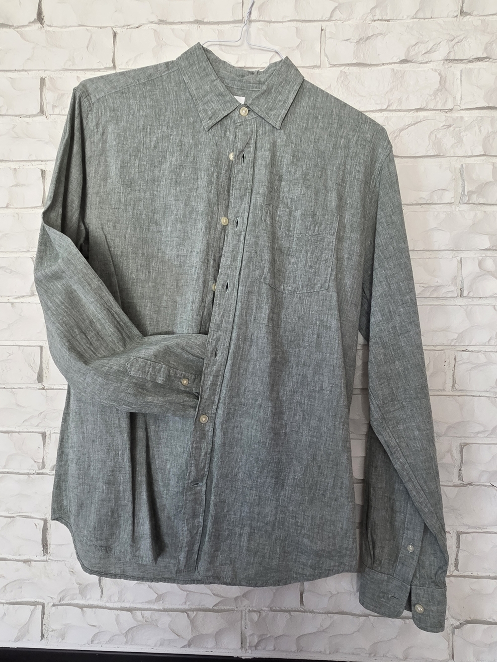 GAP Men's Heather Gray Long-Sleeve Button-Down Shirt